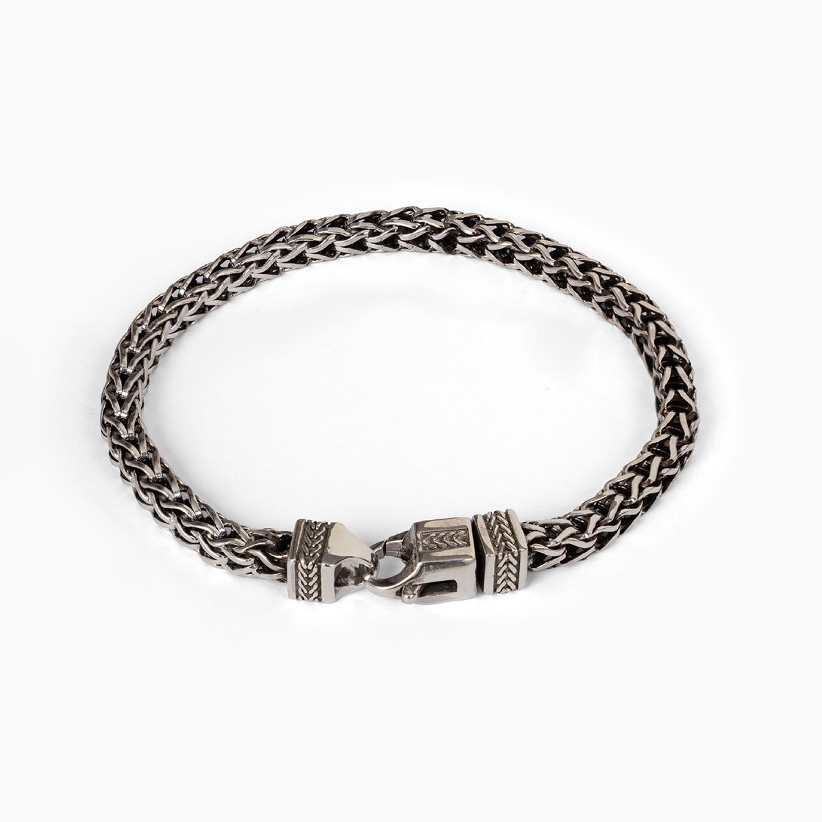 Bracciale sostanza quadrata realizzato in argento 925 brunito dal brand dueaerre 1938